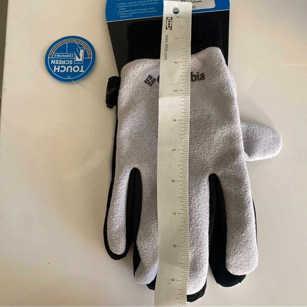 Columbia Women’s Arctic Peak Gloves in Dark Gray and Black